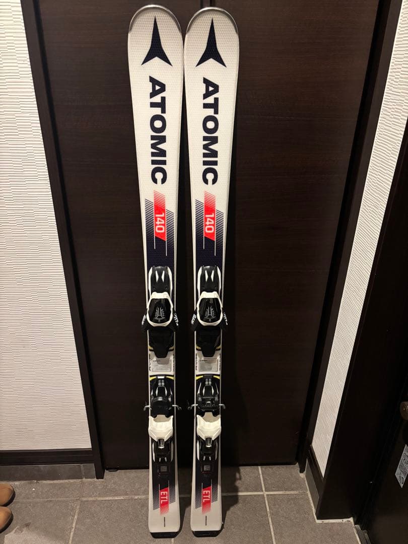 ATOMIC 【140cm 】スキー板【美品】ATOMICポール　ブーツセット