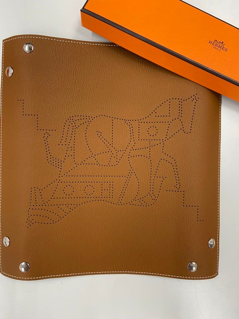 HERMES エルメス　レザー小物入れトレー　馬