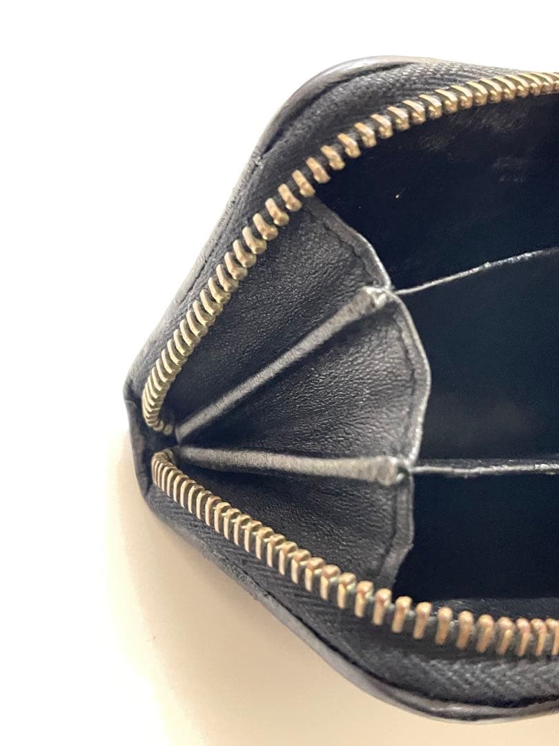 BOTTEGA VENETA ケース　ブラック　ゴールド　イントレチャート