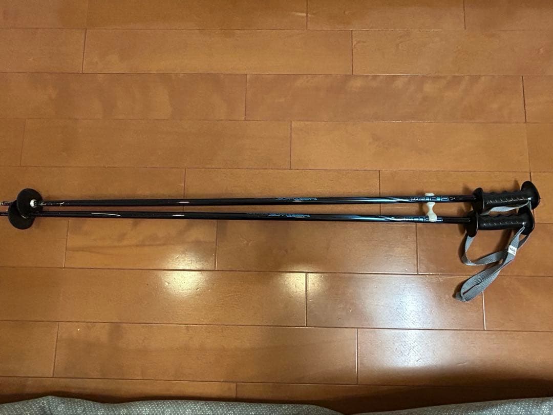 ジュニアスキーセット板130・ブーツ23.5cm・ストック100cm・ヘルメット