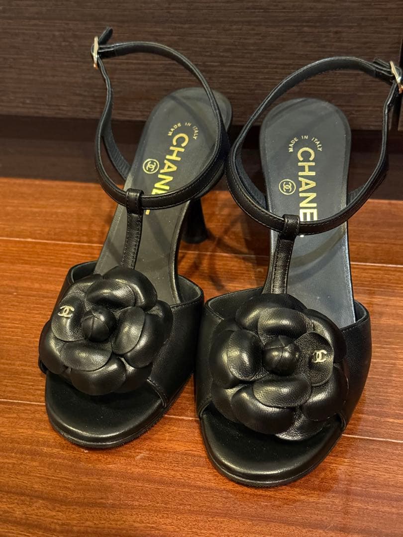 CHANEL ブラックサンダル カメリア