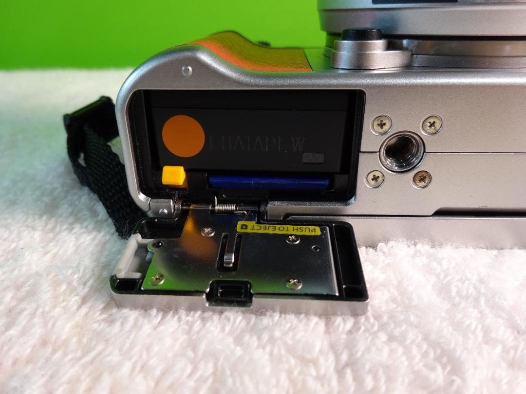 Fujifilm X-A3 ミラーレスカメラ シルバー/レッド　動作品