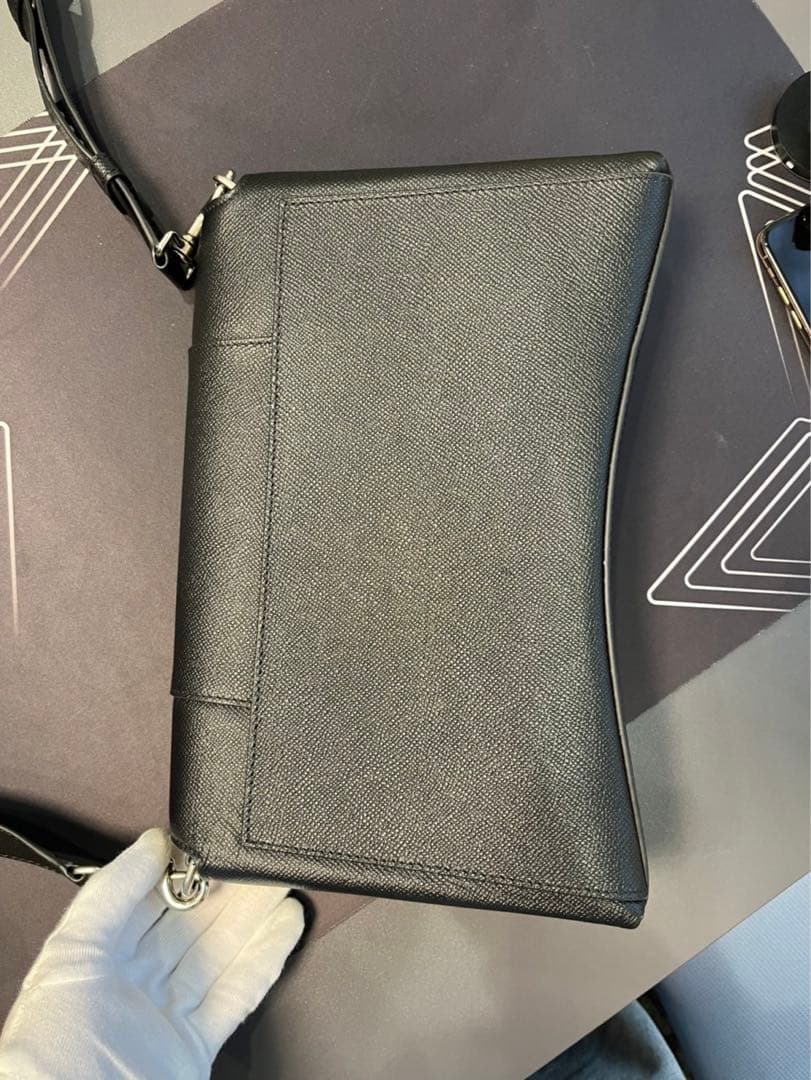 バレンシアガ　downtown メッセンジャー　24SS バッグ