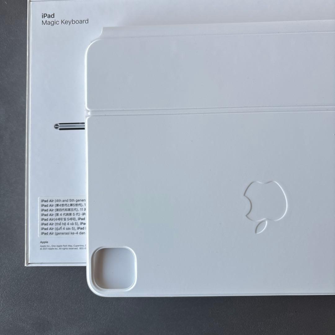 iPad Magic Keyboard ホワイト