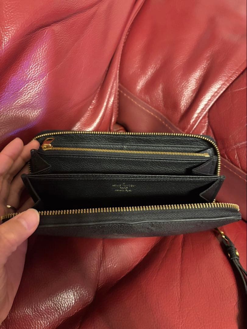 ルイヴィトン アンプラント ジッピーウォレット