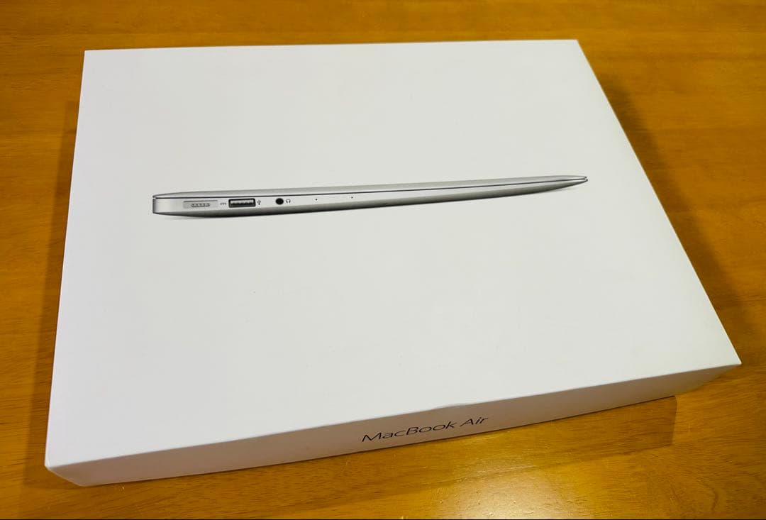 MacBook Air 13インチ 2017 128GB 箱、付属品、おまけ付き