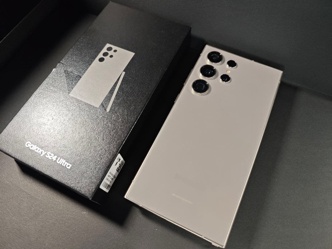 【美品】Galaxy S24 Ultra 国内版 チタニウムグレー 256GB