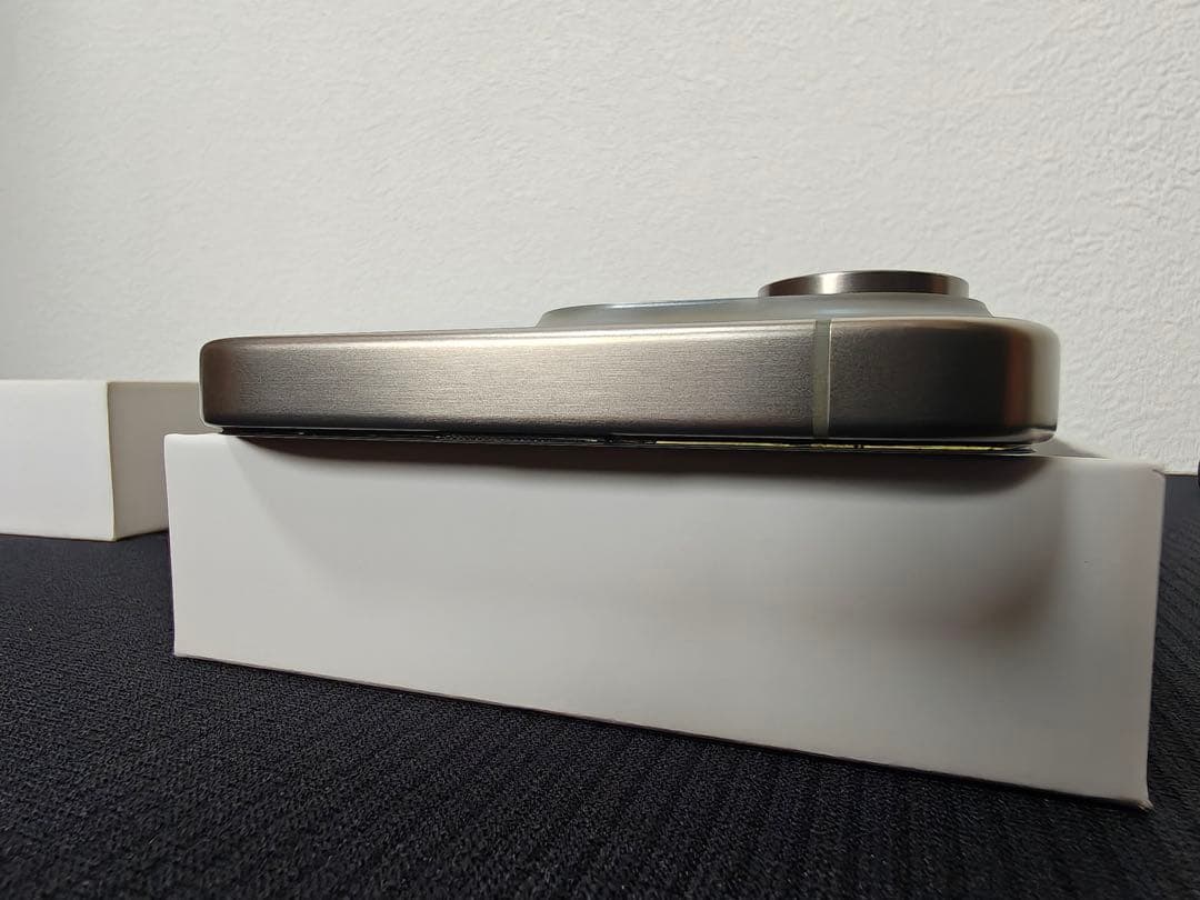 【極美品】iPhone 15 Pro Max 512GB 海外版 eSIM