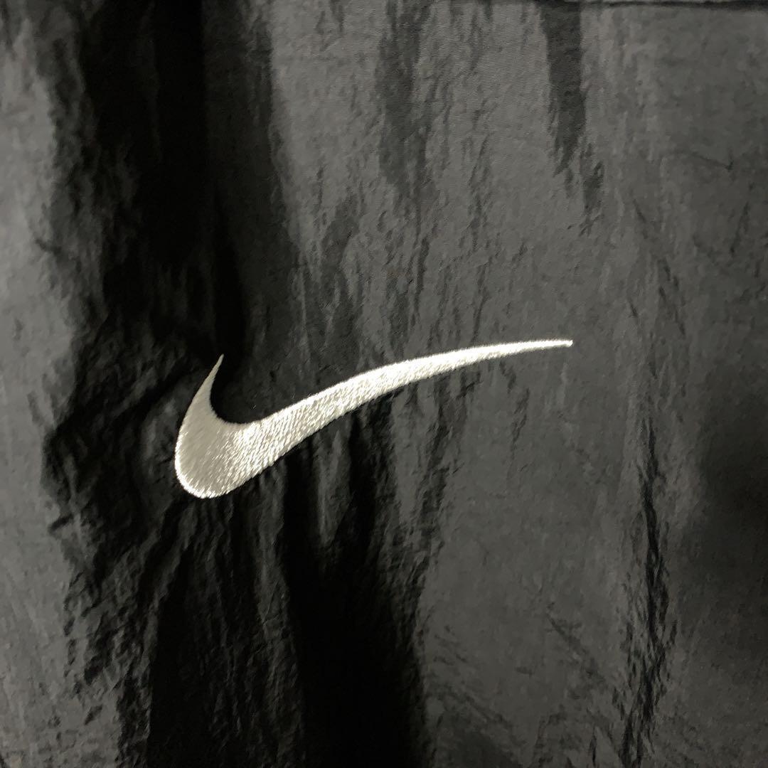 ナイキ アノラックパーカー 刺繍ロゴ サイドライン ビッグスウォッシュブラック