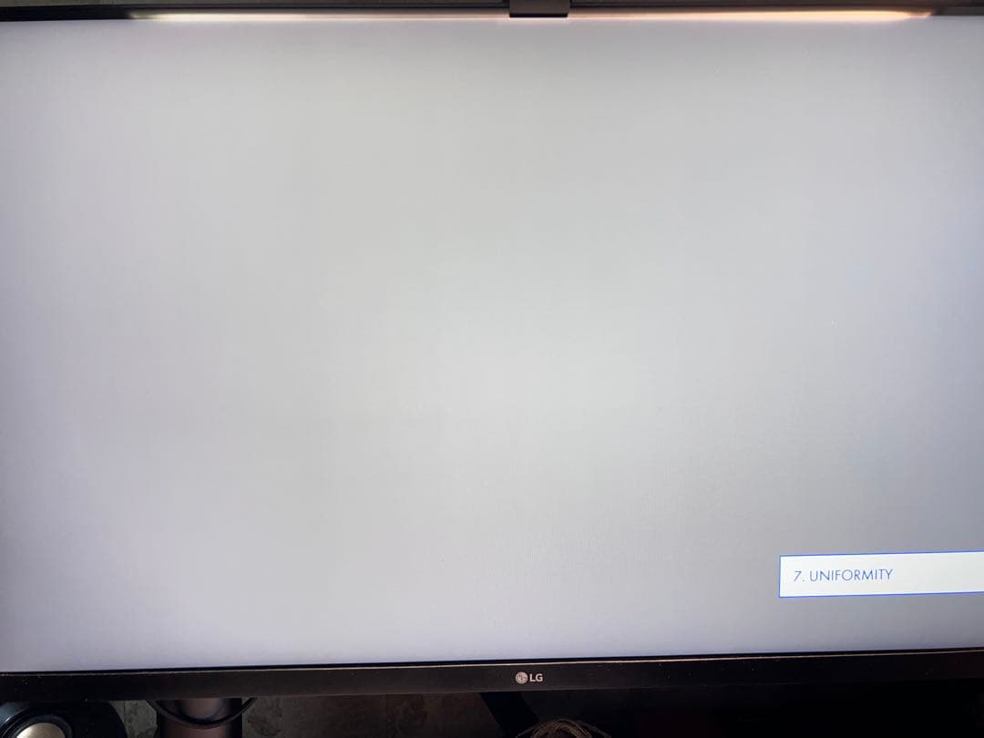 ディスプレイ・モニター本体 32UN880-B