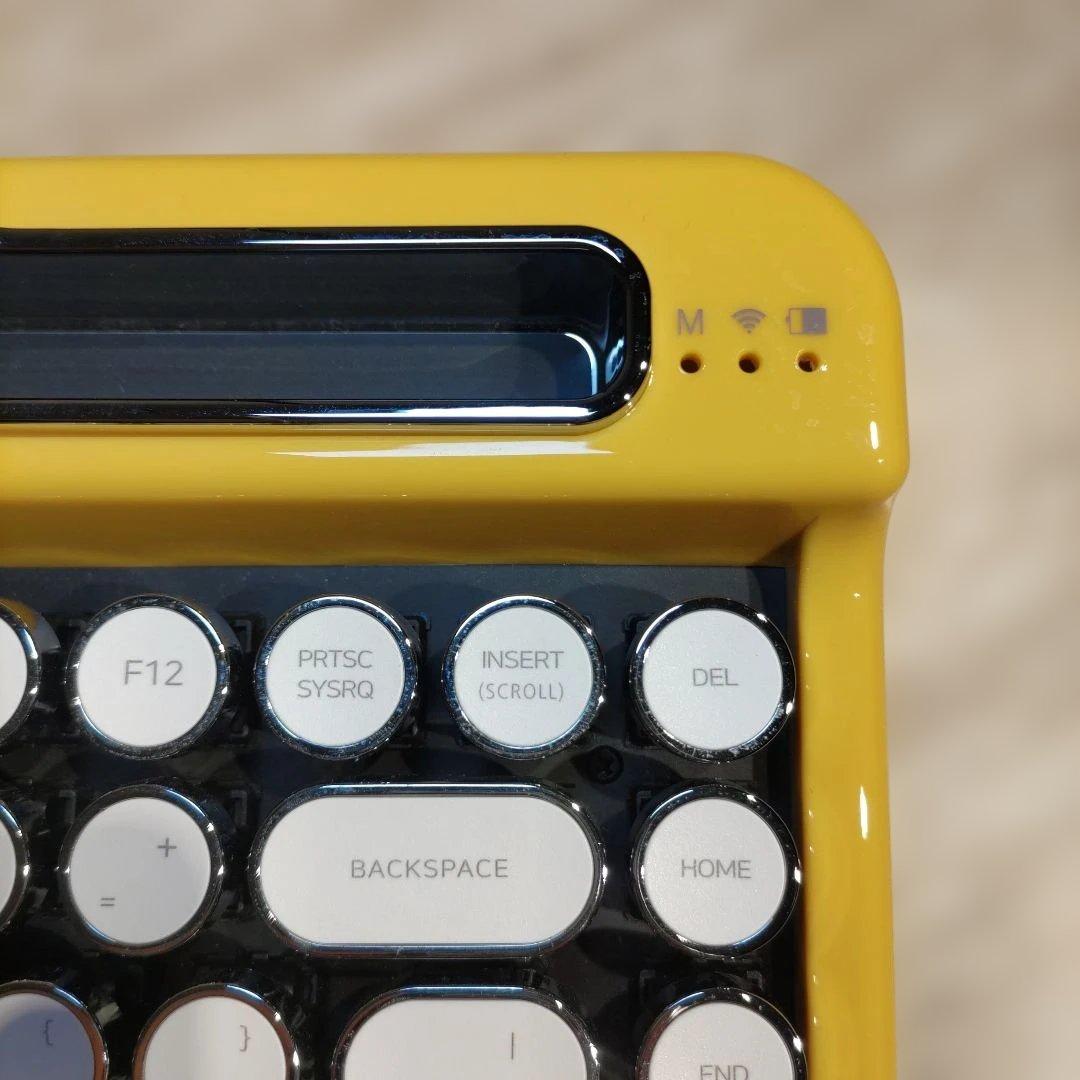 [美品] タイプライター風ワイヤレスキーボード「PENNA」マスタードイエロー