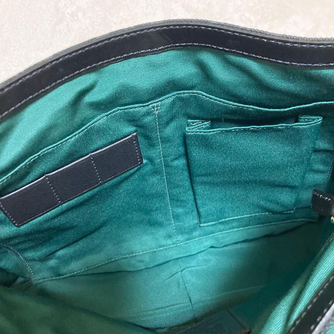 【極美品】コーチ シグネチャー斜め掛けショルダーバッグ メッセンジャーバッグ