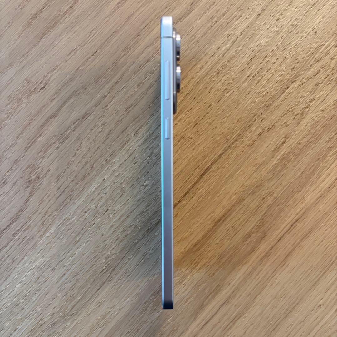 Samsung Galaxy S25 Edge シルバー 本体