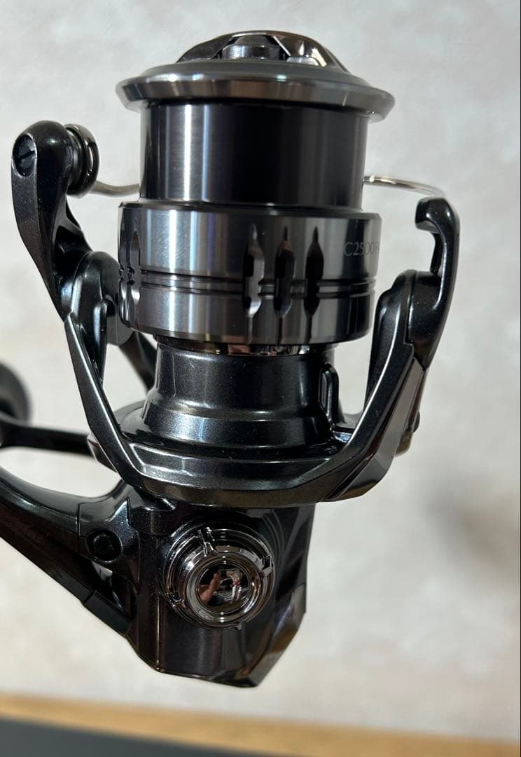 【格安】シマノ25 COMPLEX XR C2500 F4 XG