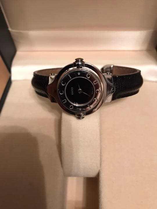 GUCCIの希少アナログ腕時計　最終値下げ