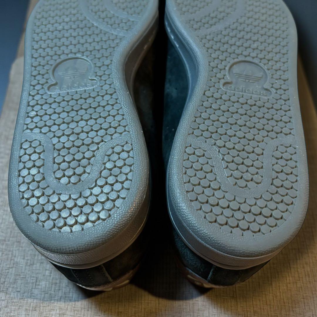 【ティファニーブルーの名品】アディダス　スタンスミス　ブラックスウェード