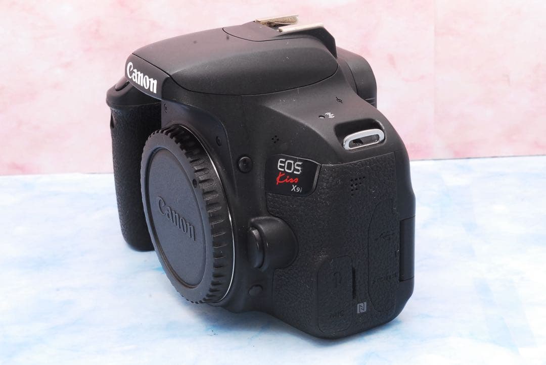 Canon Kiss X9i☆Wレンズ☆一眼レフカメラ☆持ち運び用バッグ付