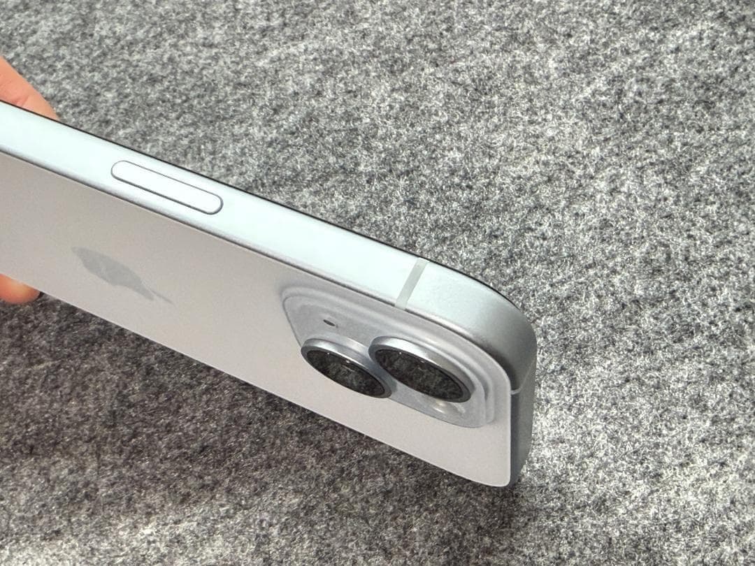 1週間限定価格！iPhone15 SIMフリー ブルー 256G ケース付　美品