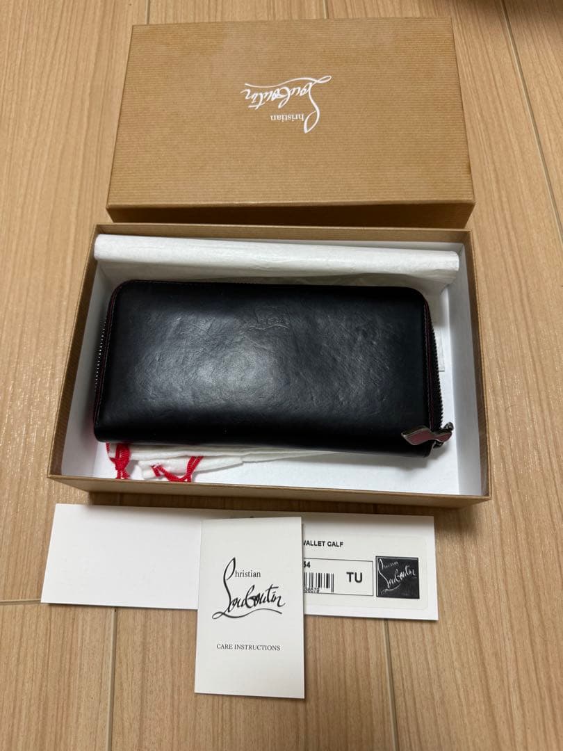 ルブタン財布