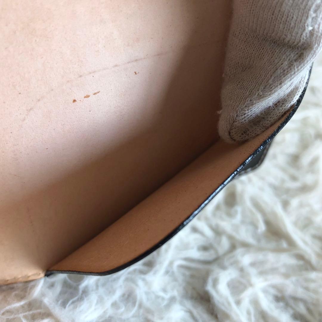 【極美品 コードバン】マネークリップ　黒　財布　本革　光沢　ゴールド金具