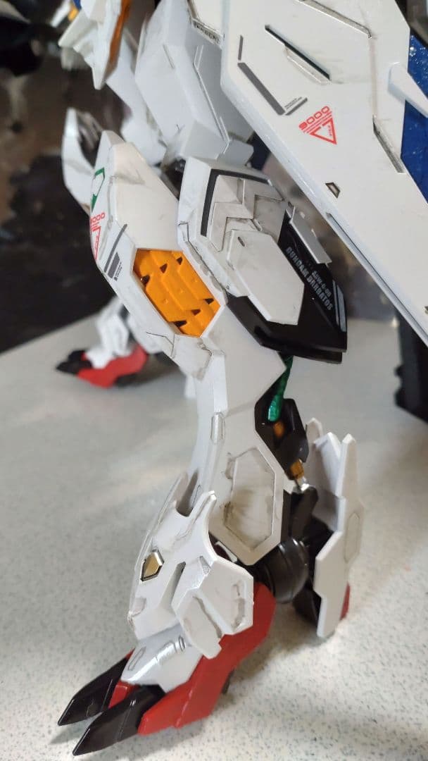 MGガンダムバルバトスルプス改完成品(塗装済)決闘マント装備