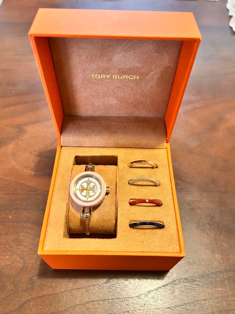 TORY BURCH ラウンドフェイス時計 交換用バンド付き