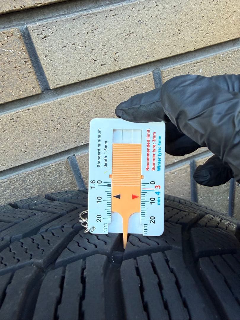 ④メルセデスE300用245/45 R18 ミシュランスタッドレスMAKホイール