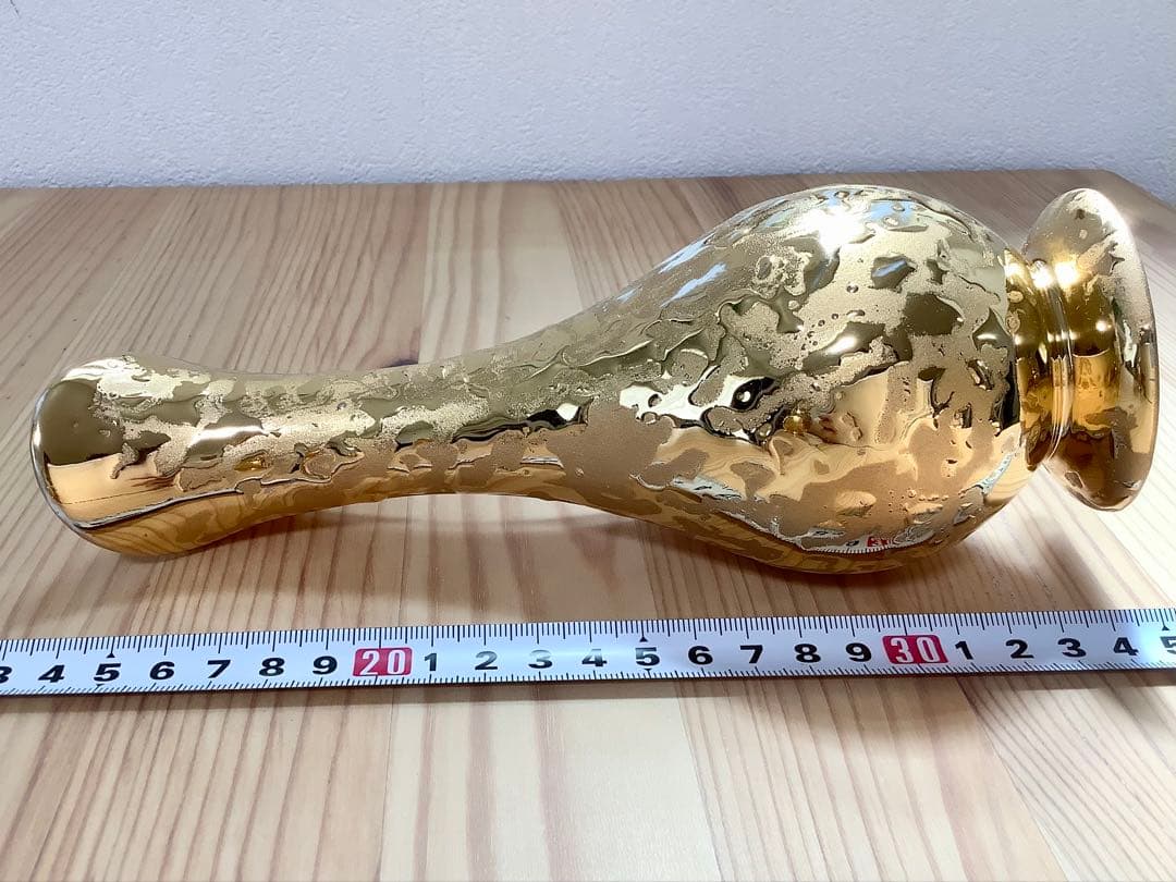 22金と24金の陶器花瓶2点セットプラス外国銀貨【合計4点】