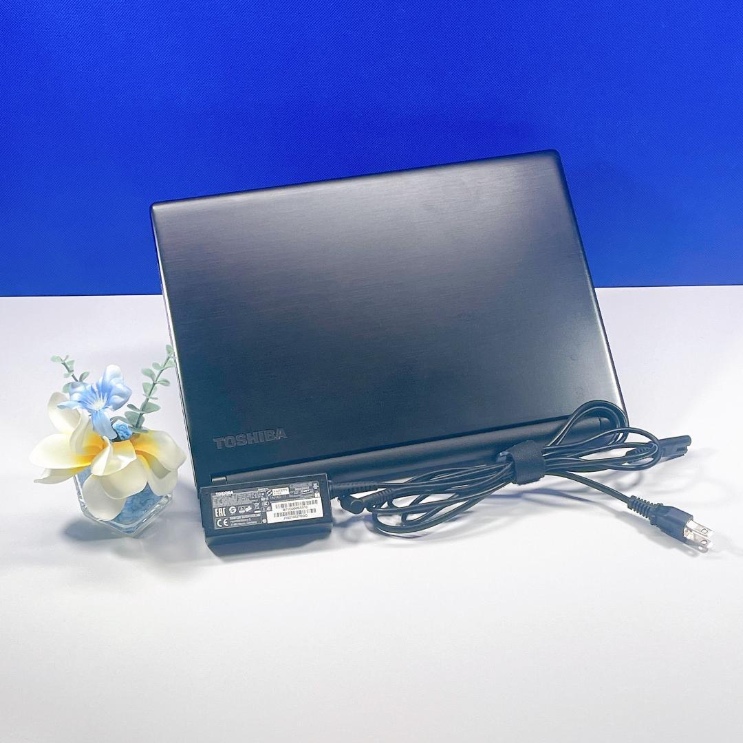 小型軽量！即利用OK✨Win11✨快適SSD✨東芝カメラ付小型ノートパソコン軽量