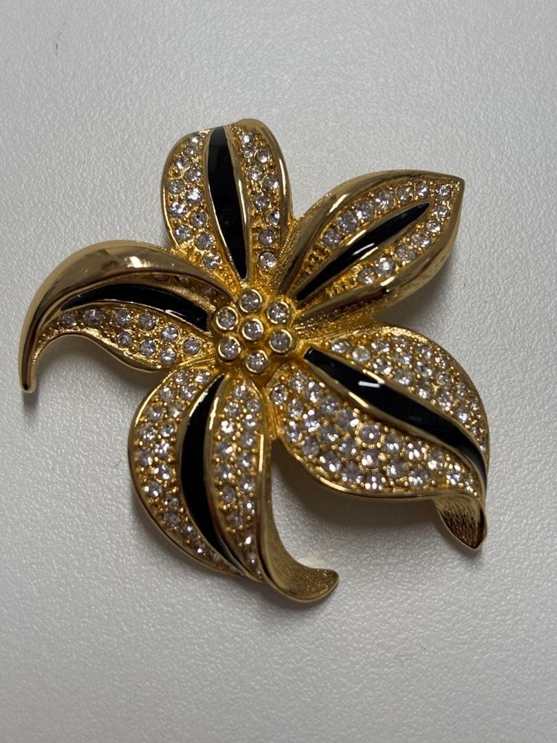 Dior 花デザイン ブローチ