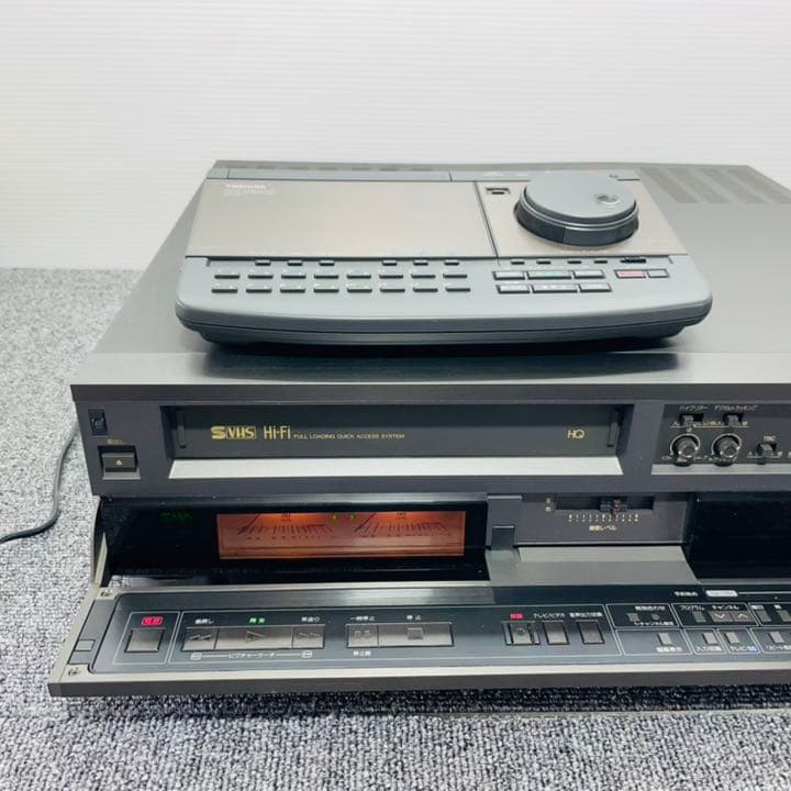 TOSHIBA  VHS業務用ビデオデッキ　A-V70