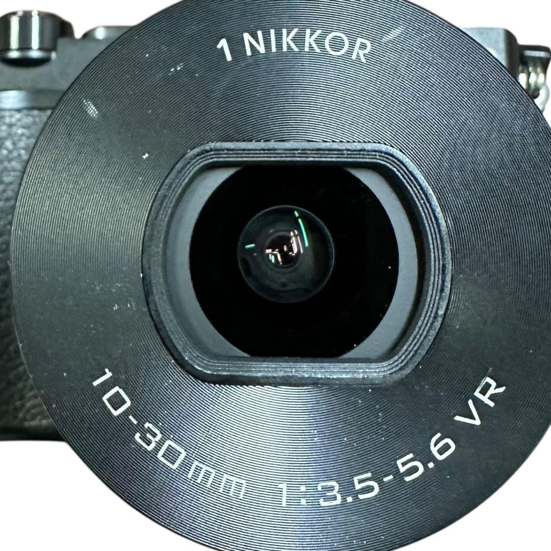 美品 Nikon1 J5 ミラーレス一眼 ダブルレンズキット レンズ3点