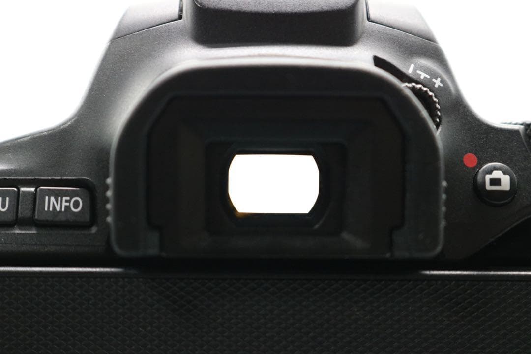 美品ですが少し訳あり 【Canon EOS Kiss X10 ダブルレンズ】