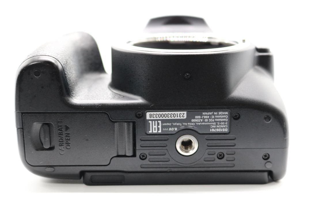 美品ですが少し訳あり 【Canon EOS Kiss X10 ダブルレンズ】