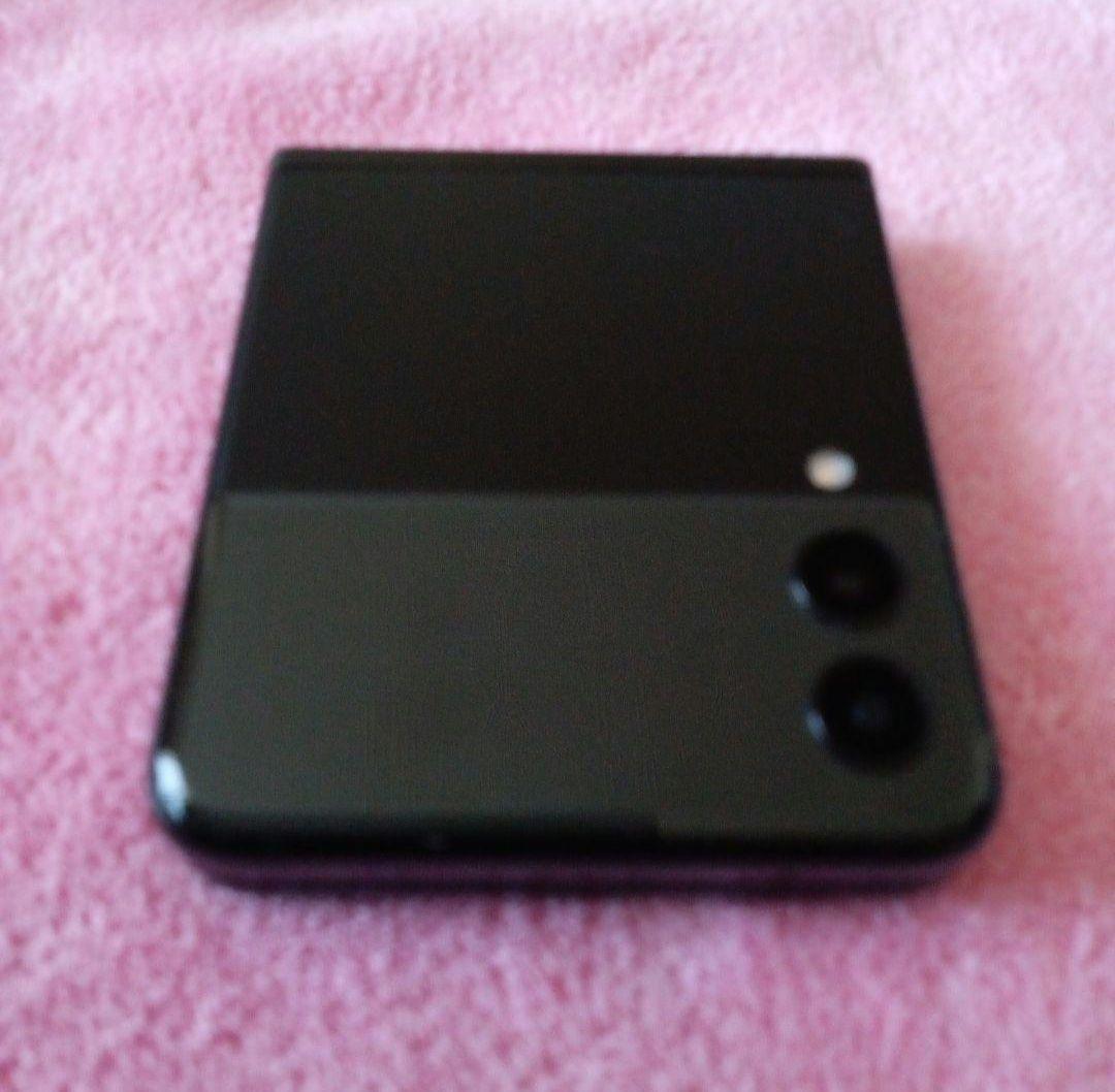 Samsung Galaxy Z Flip3ブラック 折りたたみ式