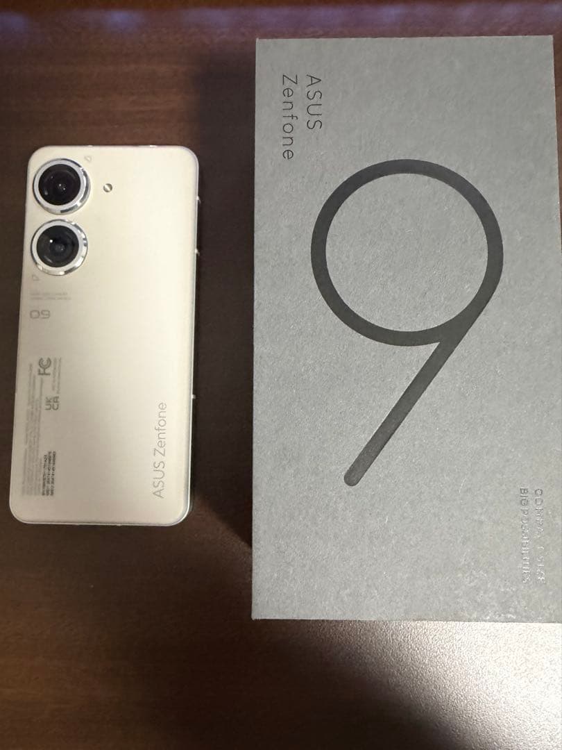 ASUS　Zenfone9 8GB/128GB　simフリー