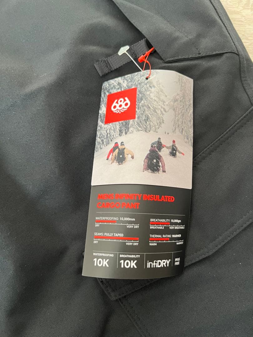 686（シックスエイトシックス）のスノーボードウェアセットアップ　新品未使用　L