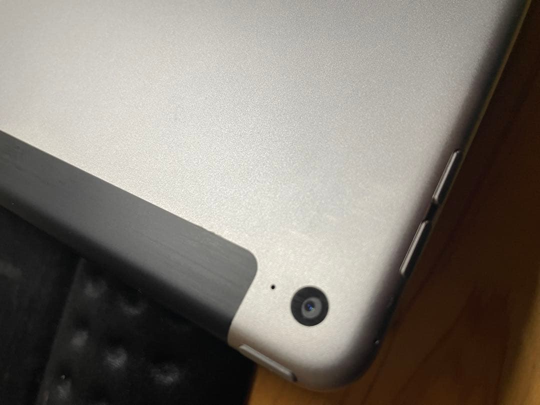 iPad Air2 9.7インチ シルバー セルラーモデル 64GB 動作確認済