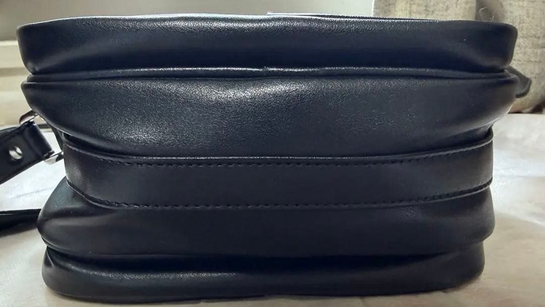 ☆極美品☆ コムデギャルソン　ショルダーバッグ　肩掛け　斜め掛け　ブラック