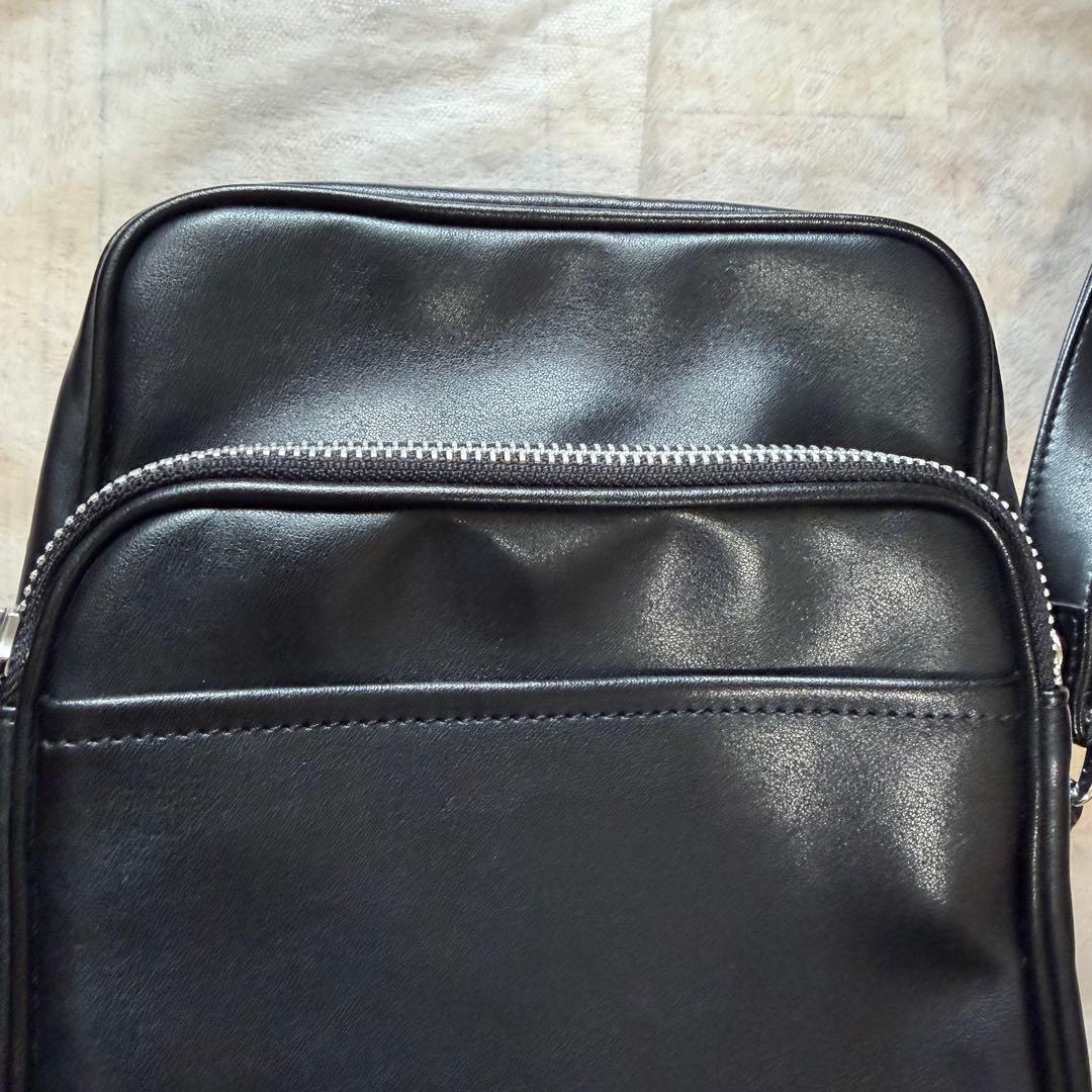☆極美品☆ コムデギャルソン　ショルダーバッグ　肩掛け　斜め掛け　ブラック