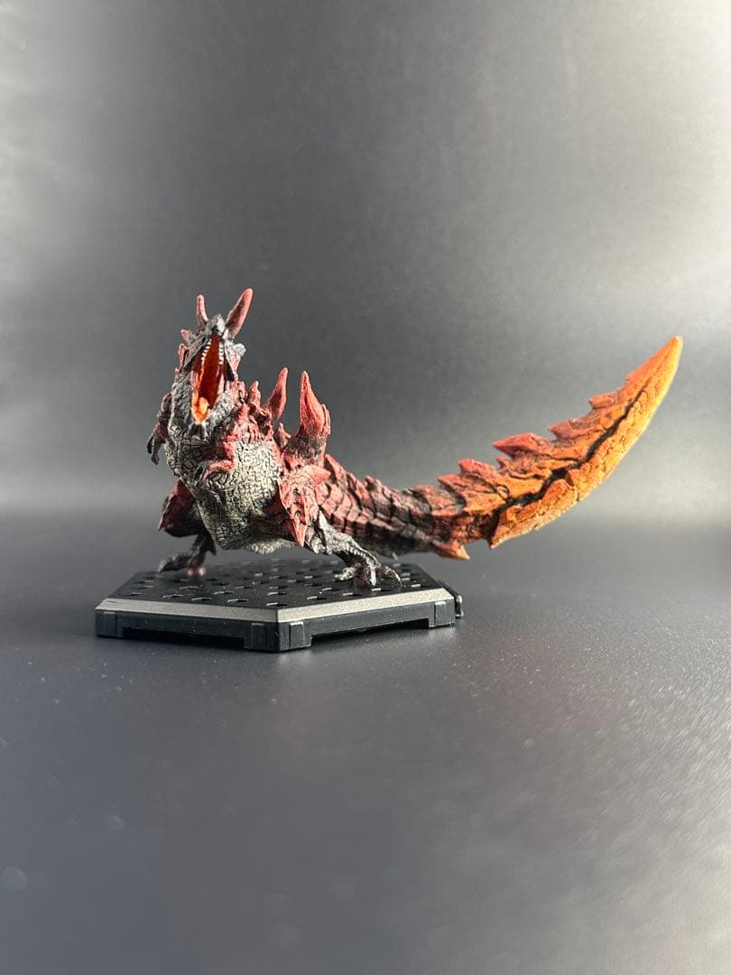 RKA　モンスターハンター　フィギュア　滅刃ディノバルド&青電主ライゼクス