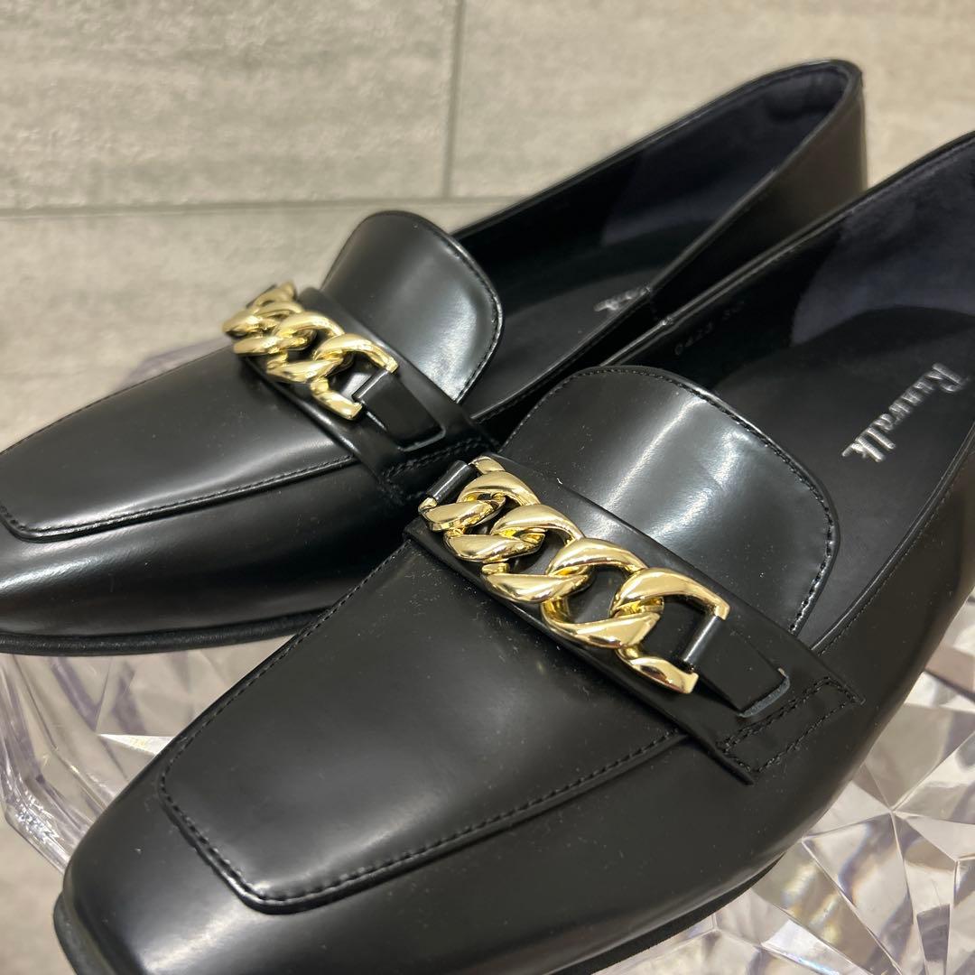 新品　未使用　アシックスブラックローファー ゴールドチェーン装飾　24.5cm