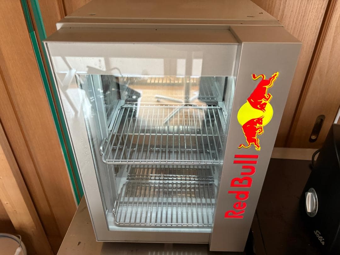 RedBull レッドブル　小型冷蔵庫　ショーケース 非売品　希少