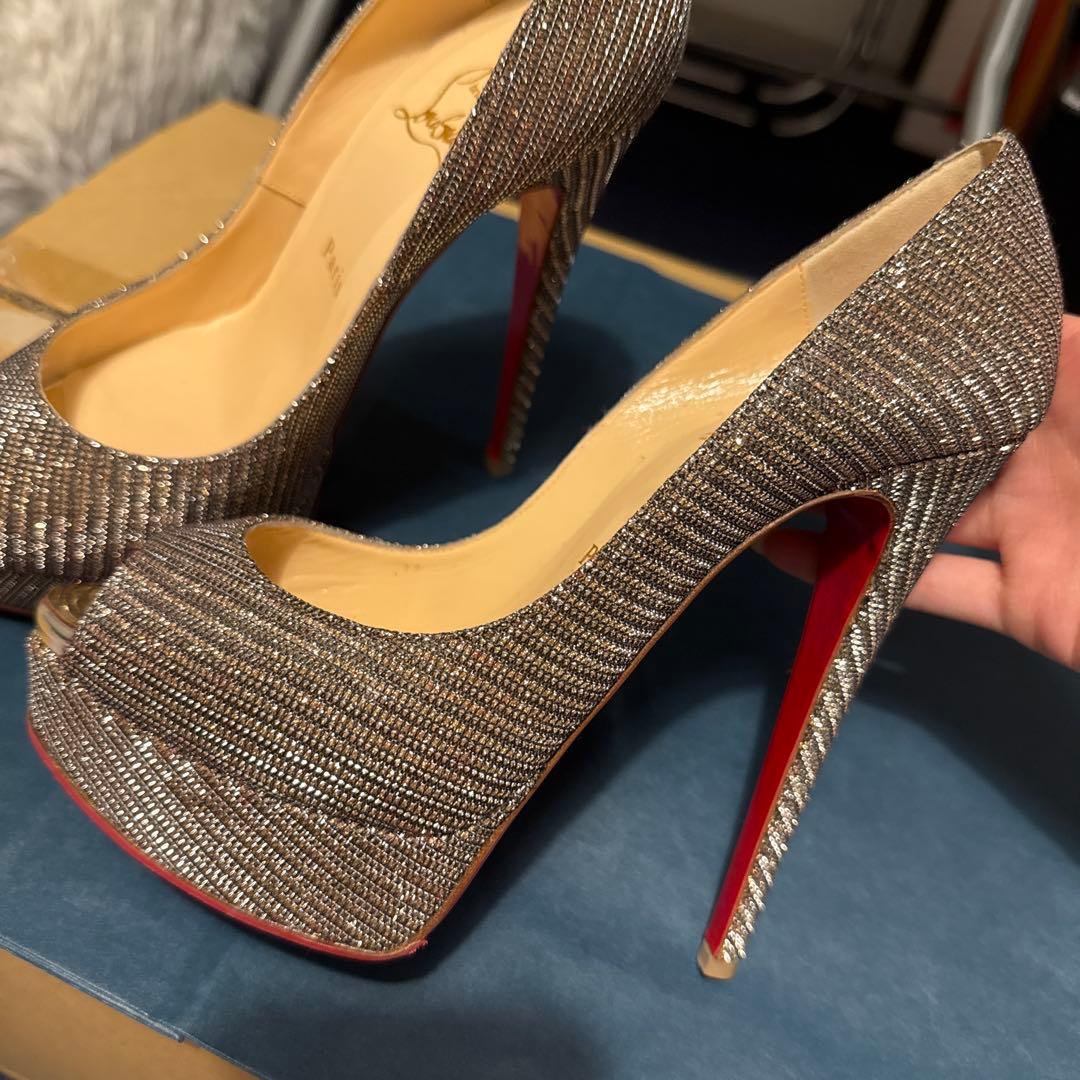 クリスチャンルブタン　キラキラ ラメ オープントゥ 美脚ヒール