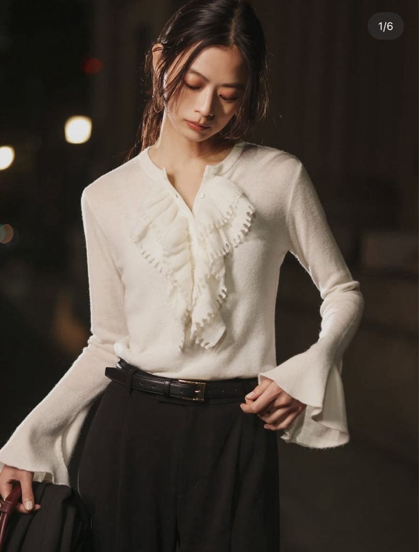 ［新品、未使用］anuans フリル付きホワイトニットトップス　タグ付き