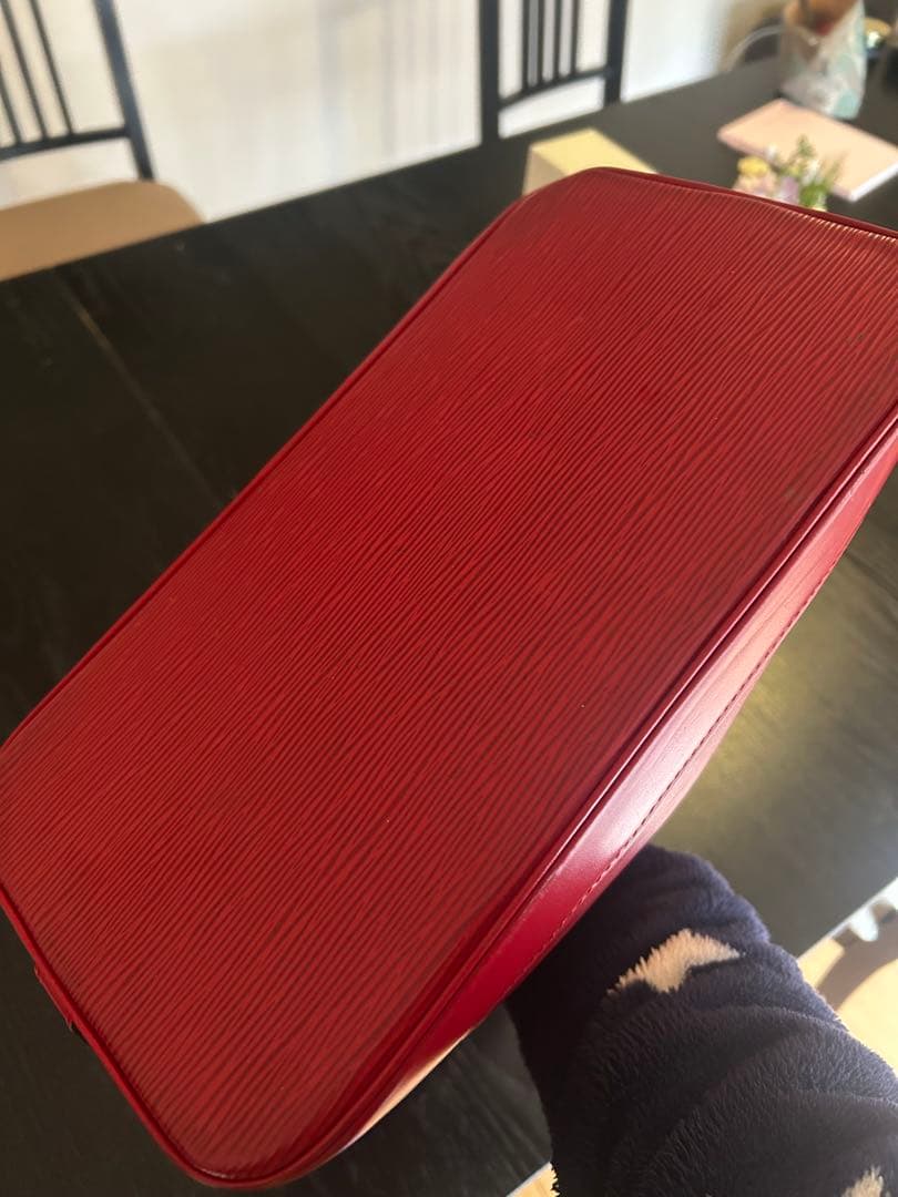 Louis Vuitton エピレザー ボストンバッグ レッド