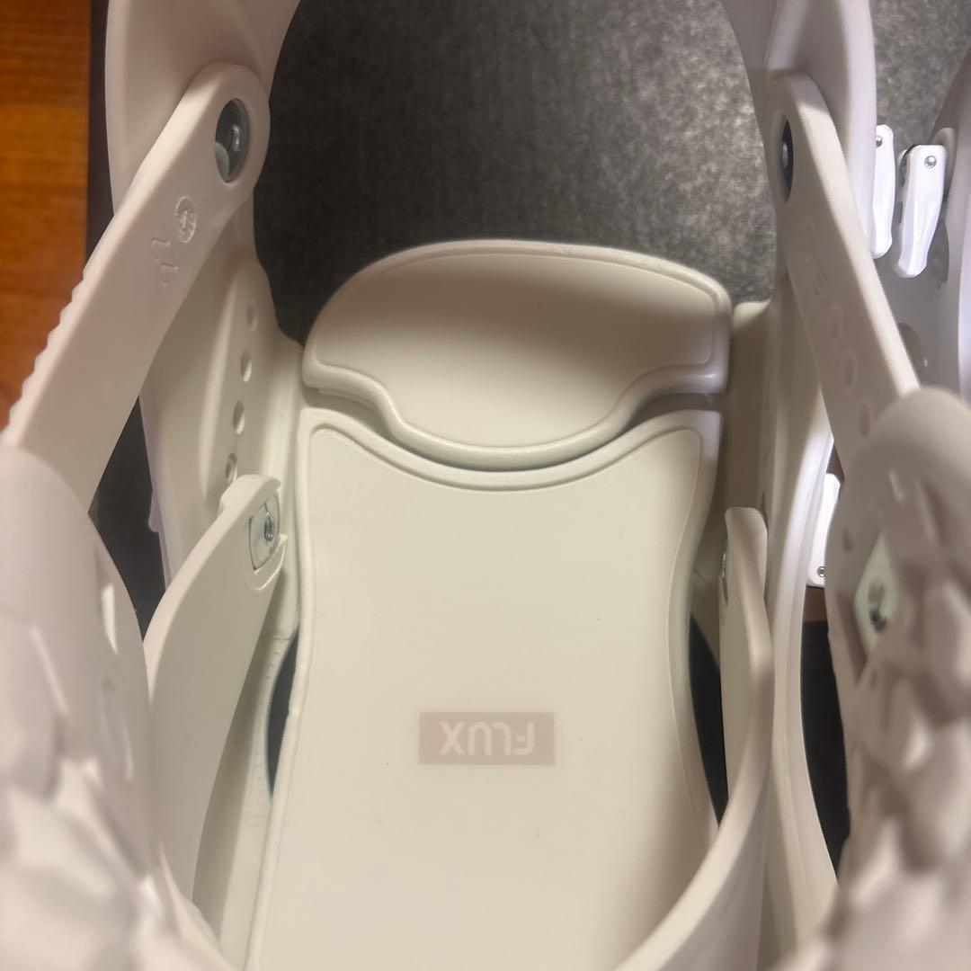 24ー25FLUX ホワイト スノーボードビンディング CV