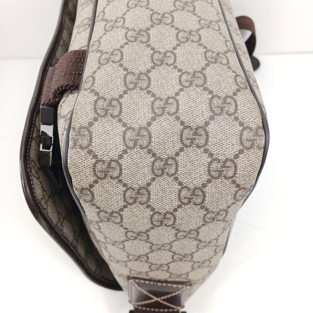 ✨人気デザイン✨GUCCI　GG スプリーム　メッセンジャーバック　PVC