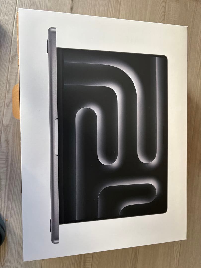 MacBook pro M3 スペースグレイ