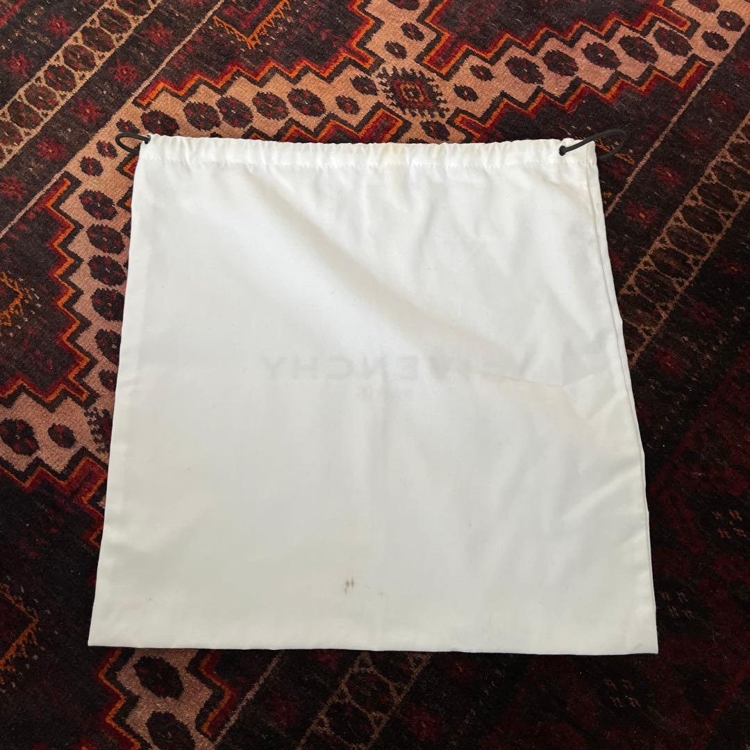 ジバンシィ カーフレザー ボディバッグ【美品】